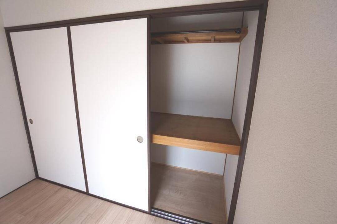 収納　押入れ