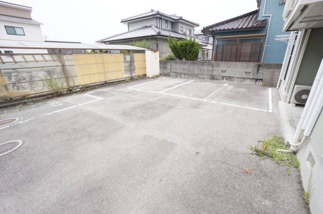 駐車場　駐車場
