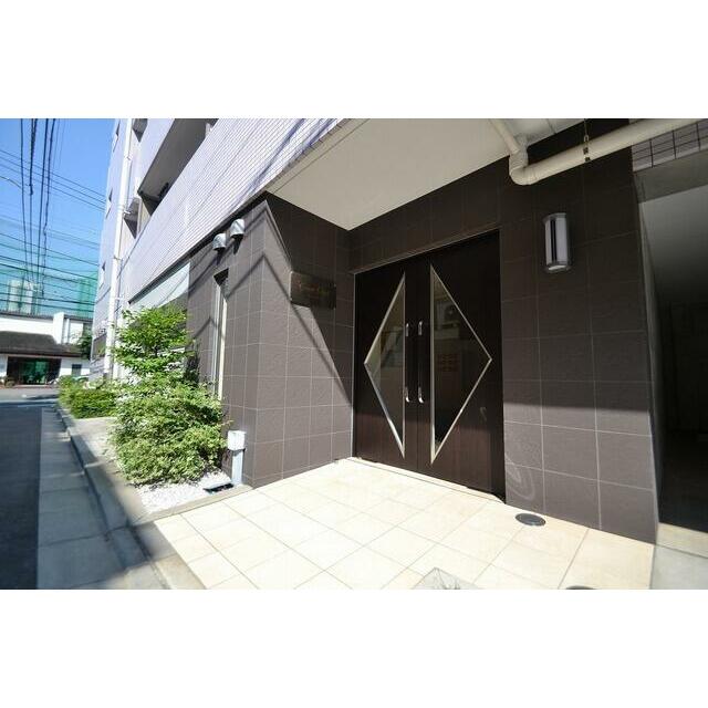 エントランス　エントランスはオートロック付です