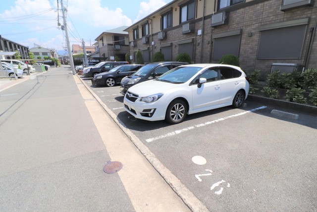 駐車場　敷地内駐車場