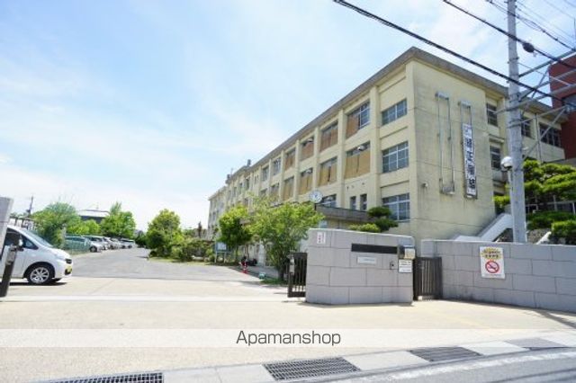 中学校　奈良市立都南中学校（中学校）まで2462m