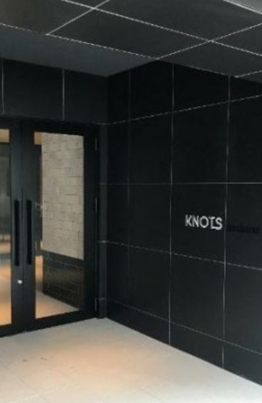 エントランス　建物の内部です