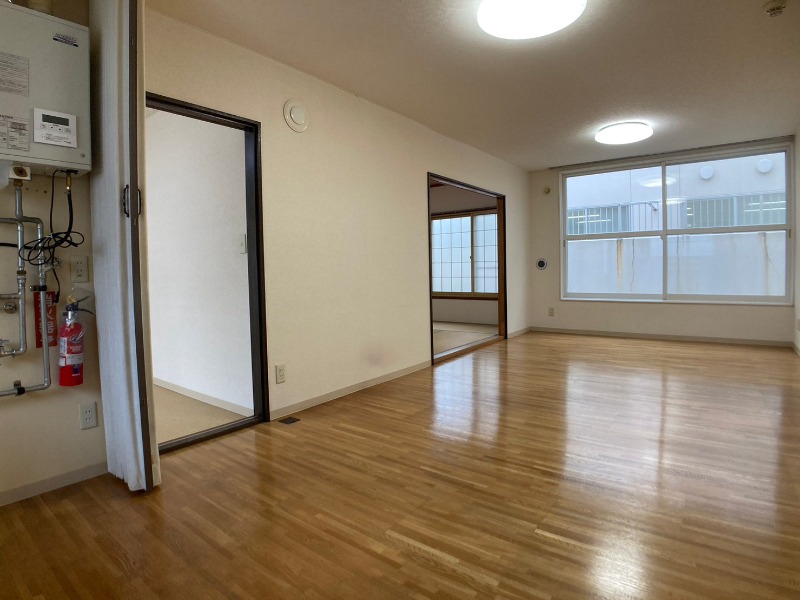 居室・リビング　広くてキレイなお部屋が広がっていて、充実した生活が送れそう。