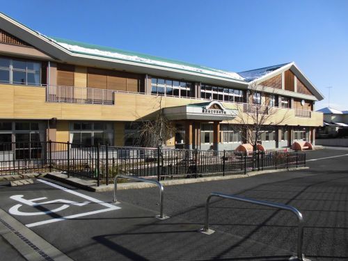 小学校　中央小学校（小学校）まで476m
