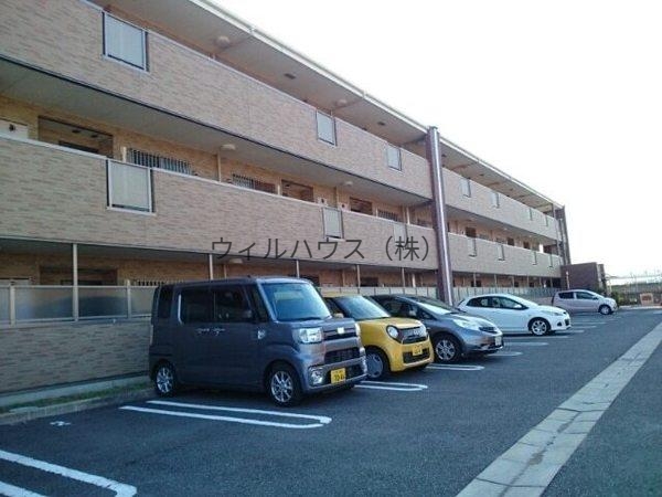駐車場　敷地内駐車場！