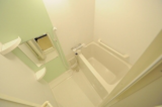 バス・シャワールーム　※別部屋の写真です