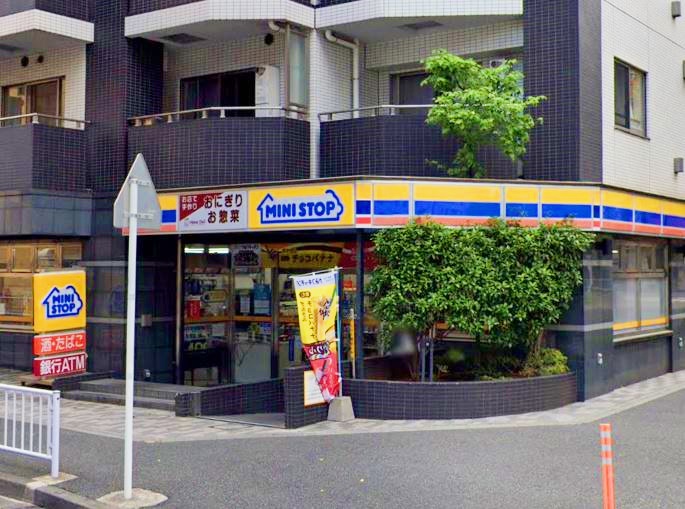 コンビニ　ミニストップ（コンビニ）まで711m