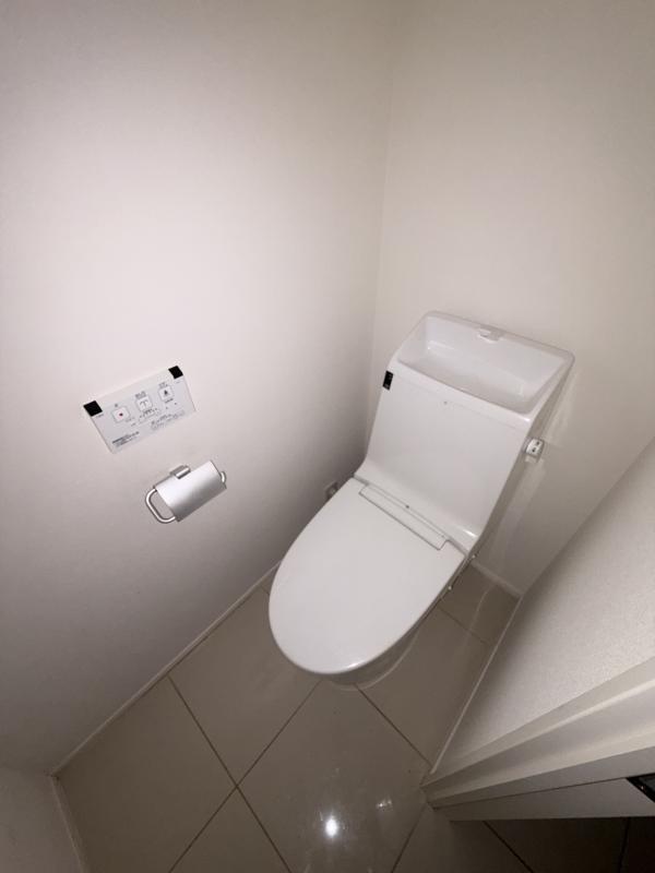 トイレ　☆落ち着いた色調のトイレです☆