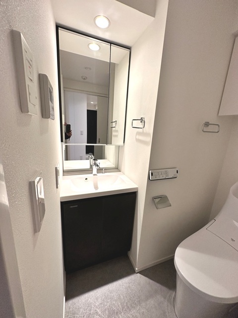 洗面設備　※写真は同タイプ住戸です。