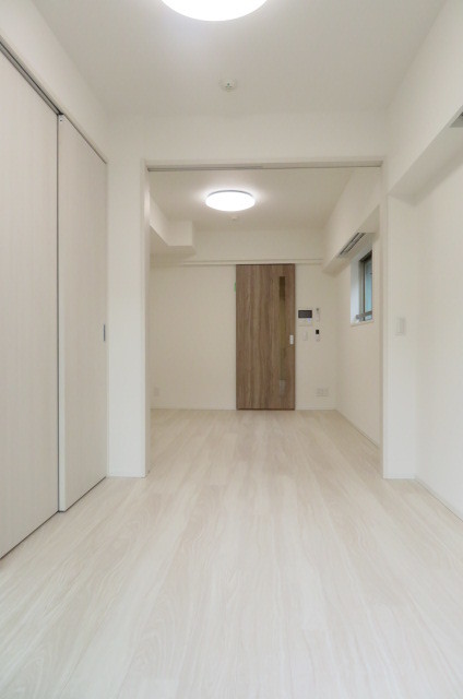 その他部屋・スペース　開放的な寝室です