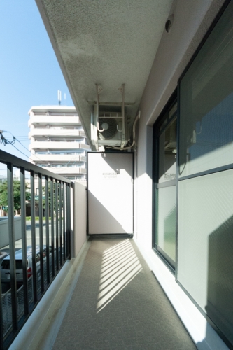 バルコニー　別部屋写真現況優先