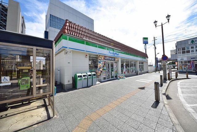コンビニ　ファミリーマート東飯能駅西口店（コンビニ）まで1566m