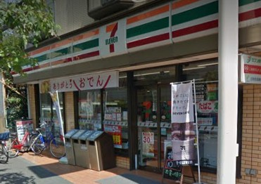 コンビニ　セブン-イレブン北区神谷３丁目店（コンビニ）まで672m