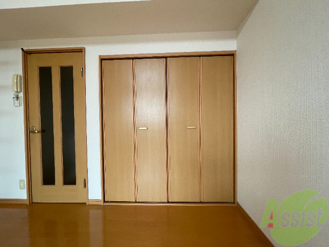 収納　収納は扉が大きく、とても使いやすそうですね。