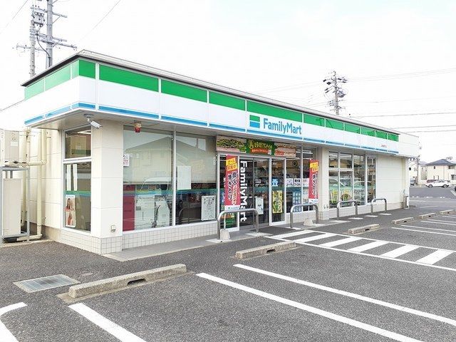 コンビニ　ファミリーマート　東野町店（コンビニ）まで300m