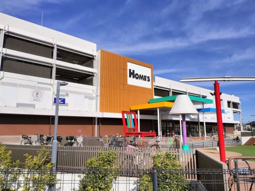 ショッピングセンター　島忠 ホームズ所沢店（ショッピングセンター）まで328m
