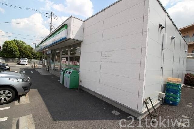 コンビニ　ファミリーマート志木上宗岡店（コンビニ）まで900m