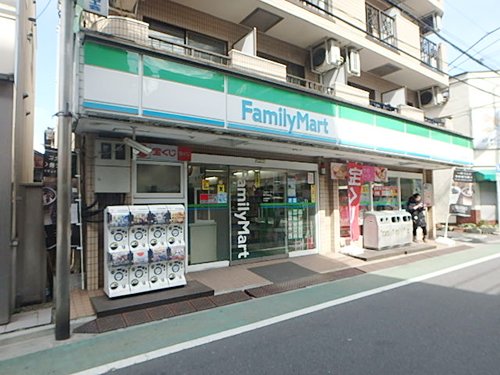 コンビニ　ファミリーマート 熊代栄町店（コンビニ）まで212m
