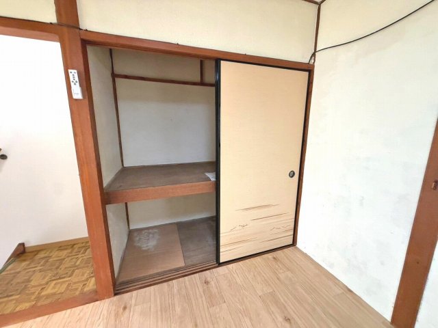 高鷲5丁目貸家のトイレ写真