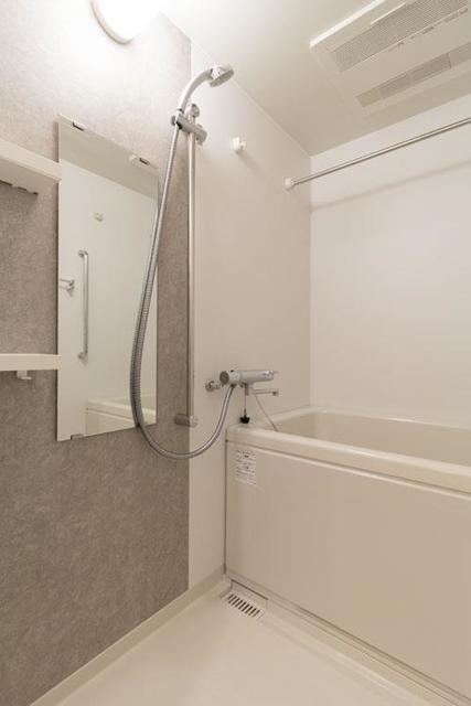 バス・シャワールーム　※写真は同タイプ住戸です。