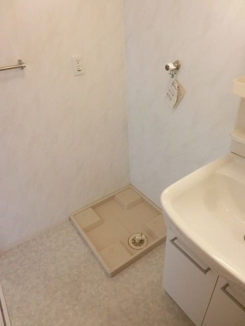 その他　室内洗濯機置き場です