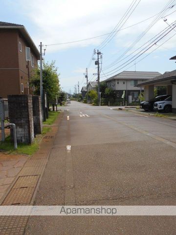 その他　前面道路（その他）まで0m