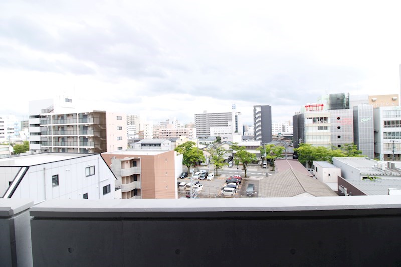 バルコニー　南向きで明るい！