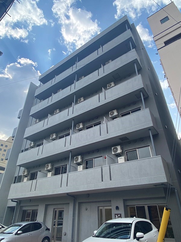 建物外観　南向きバルコニーで日当たり良好