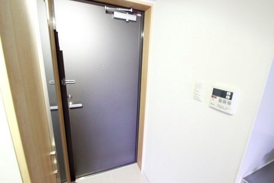玄関　※別部屋の写真です