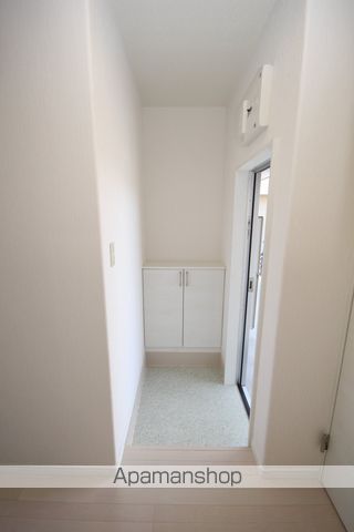 ラルーチェ郡元A・Bの玄関写真