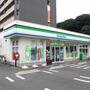 コンビニ　ファミリーマート 折尾堀川町店（コンビニ）まで653m