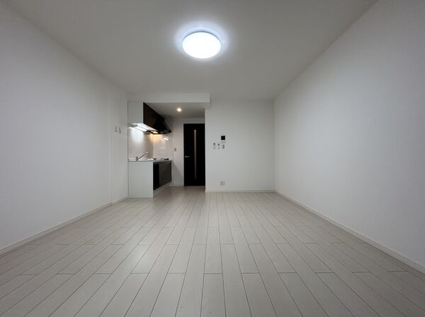居室・リビング　参考、同建物・反転間取りの号室