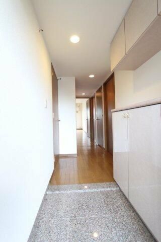 玄関　シンプルで使いやすい玄関です