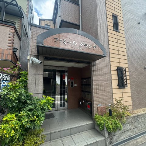 ファミールグランデサウス館の外観写真