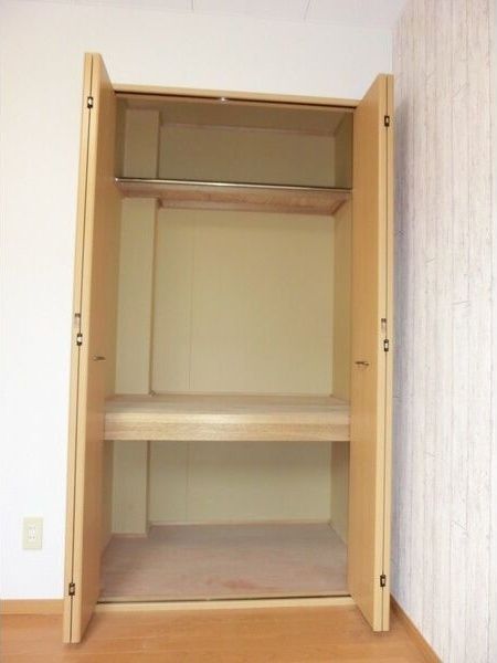 収納　※写真は別号室です。