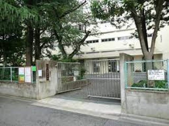 中学校　杉並区立天沼中学校（中学校）まで387m
