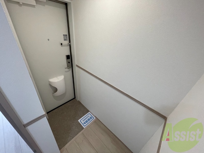 玄関　玄関はとても広く、明るい印象があり、気分が上がります。