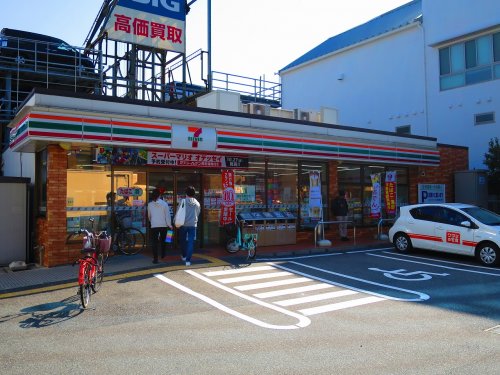 コンビニ　セブンイレブン 大阪諏訪4丁目店（コンビニ）まで215m