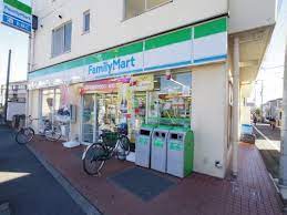 コンビニ　ファミリーマート（コンビニ）まで552m
