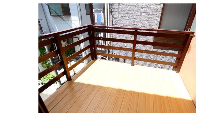 バルコニー　外からの目が気にならないバルコニーで洗濯物が干せます