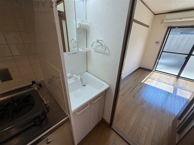 洗面設備　独立洗面台付き！