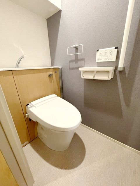 京急本線 立会川駅 徒歩4分 3階建 築5年のトイレ写真