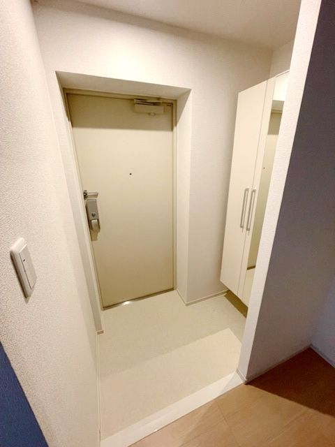 京急本線 立会川駅 徒歩4分 3階建 築5年の玄関写真