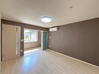 ひたちなか市高場新築アパートの居間写真