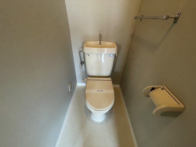 トイレ　落ち着いたトイレです