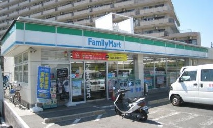 コンビニ　ファミリーマート 大日東店（コンビニ）まで246m