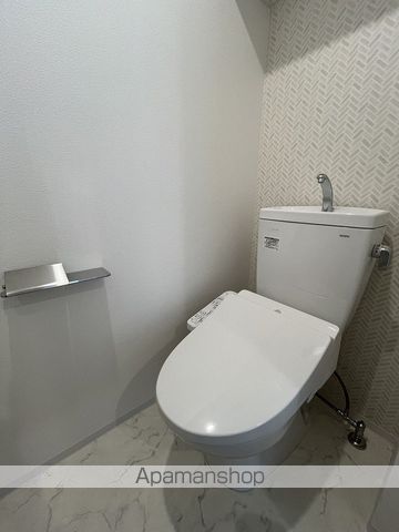 地下鉄御堂筋線 中津駅 徒歩6分 15階建 築3年のトイレ写真