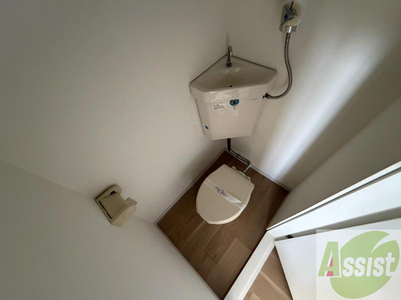 トイレ　こちらはトイレです。清潔感があり、安心して使用できます。