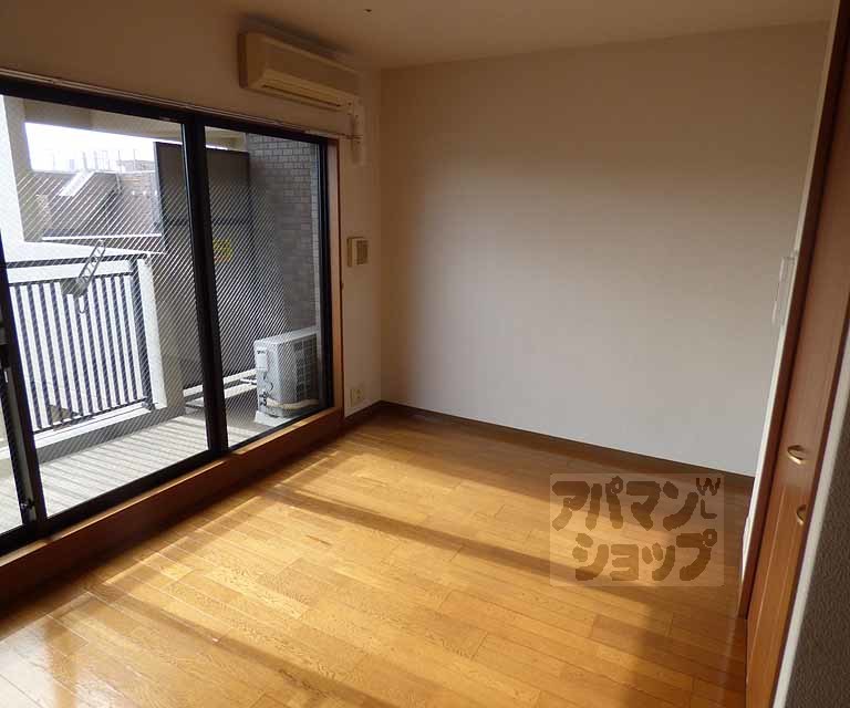 ベラジオ四条烏丸の居間写真