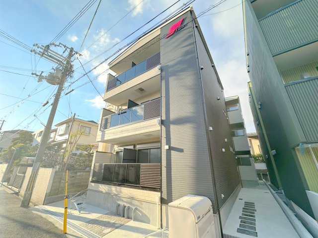 建物外観　オシャレな外観。この周辺では飛びぬけて目立っています。
